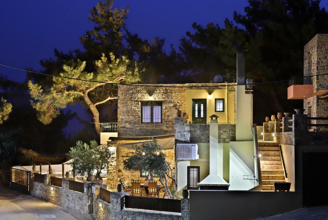 Villa Lato - Villa With Private Pool And Yard Anatolí Exteriör bild
